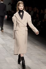 黒のバリエーションが圧巻、ジョン ロシャ(John Rocha)の2011年秋冬コレクション｜写真22