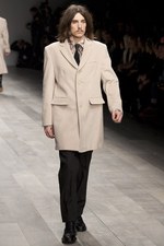 黒のバリエーションが圧巻、ジョン ロシャ(John Rocha)の2011年秋冬コレクション｜写真30