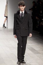 黒のバリエーションが圧巻、ジョン ロシャ(John Rocha)の2011年秋冬コレクション｜写真36