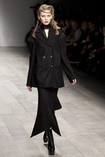 黒のバリエーションが圧巻、ジョン ロシャ(John Rocha)の2011年秋冬コレクション｜写真38