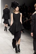 黒のバリエーションが圧巻、ジョン ロシャ(John Rocha)の2011年秋冬コレクション｜写真40