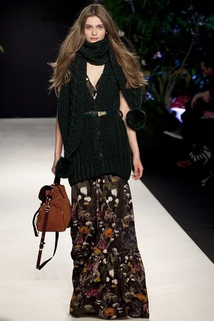 イギリスの自然をイメージさせるマルベリー(Mulberry)の2011-12年秋冬コレクション｜写真35