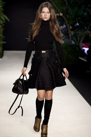 イギリスの自然をイメージさせるマルベリー(Mulberry)の2011-12年秋冬コレクション｜写真36