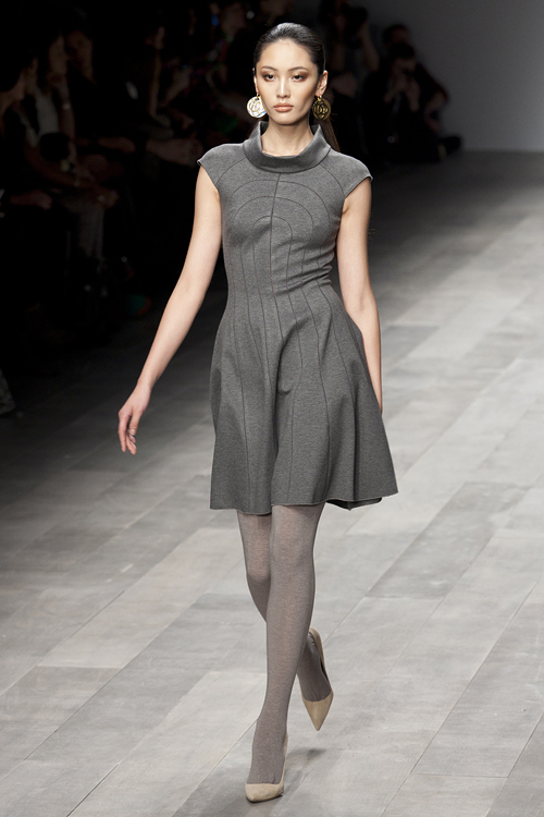 イッサ 2011-12年秋冬<span>コレクション</span> - 写真26