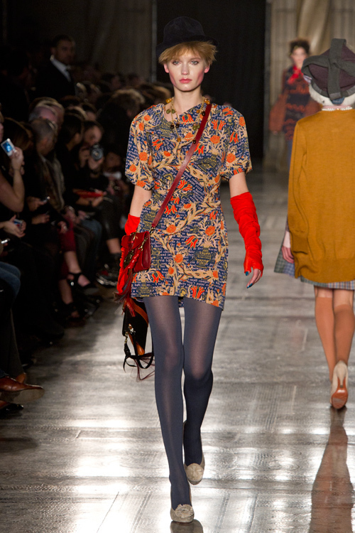 ヴィヴィアン・ウエストウッド レッドレーベル(Vivienne Westwood RED LABEL) 2011-12年秋冬ウィメンズコレクション  - 写真15