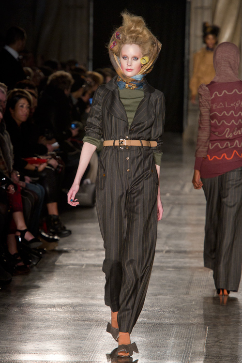 ヴィヴィアン・ウエストウッド レッドレーベル(Vivienne Westwood RED LABEL) 2011-12年秋冬ウィメンズコレクション  - 写真20