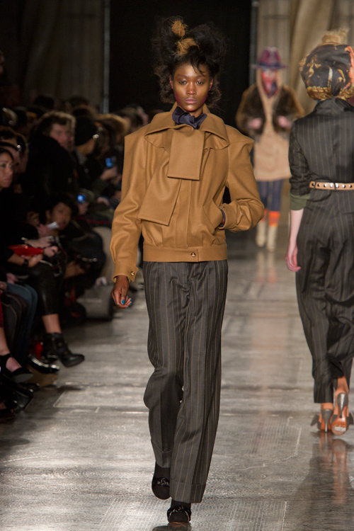 ヴィヴィアン・ウエストウッド レッドレーベル(Vivienne Westwood RED LABEL) 2011-12年秋冬ウィメンズコレクション  - 写真21