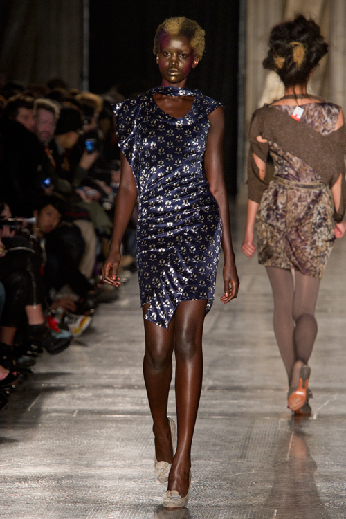 ヴィヴィアン・ウエストウッド レッドレーベル(Vivienne Westwood RED LABEL) 2011-12年秋冬ウィメンズコレクション  - 写真68