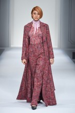 エスカーダ 2015-16年秋冬コレクション - 出産を経た山田優、ブロンドヘアーでランウェイに登場｜写真1
