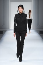 エスカーダ 2015-16年秋冬コレクション - 出産を経た山田優、ブロンドヘアーでランウェイに登場｜写真41
