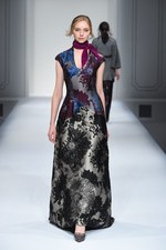 エスカーダ 2015-16年秋冬コレクション - 出産を経た山田優、ブロンドヘアーでランウェイに登場｜写真51