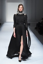 エスカーダ 2015-16年秋冬コレクション - 出産を経た山田優、ブロンドヘアーでランウェイに登場｜写真57