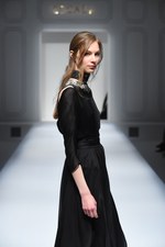 エスカーダ 2015-16年秋冬コレクション - 出産を経た山田優、ブロンドヘアーでランウェイに登場｜写真58