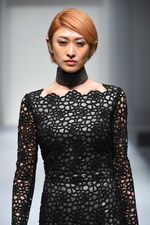 エスカーダ 2015-16年秋冬コレクション - 出産を経た山田優、ブロンドヘアーでランウェイに登場｜写真65