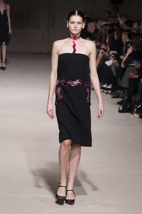 クリストファー ケイン(Christopher Kane) 2011-12年秋冬ウィメンズコレクション  - 写真20