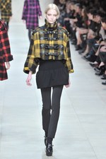 世界同時ストリーミングされたバーバリー プローサム(Burberry Prosum)の2011-12年秋冬コレクション｜写真17