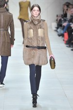 世界同時ストリーミングされたバーバリー プローサム(Burberry Prosum)の2011-12年秋冬コレクション｜写真40