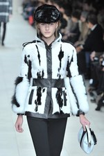 世界同時ストリーミングされたバーバリー プローサム(Burberry Prosum)の2011-12年秋冬コレクション｜写真69