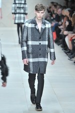 世界同時ストリーミングされたバーバリー プローサム(Burberry Prosum)の2011-12年秋冬コレクション｜写真70