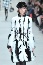 世界同時ストリーミングされたバーバリー プローサム(Burberry Prosum)の2011-12年秋冬コレクション｜写真73