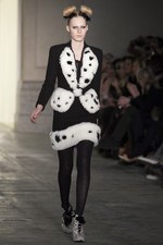 TOPSHOP UNIQUE(トップショップ ユニーク)、2011-2012年秋冬コレクション｜写真2