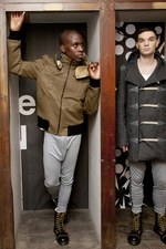 機能的かつスタイリッシュなクリストファー レイバーン(Christopher Raeburn)の2011年秋冬コレクション｜写真4