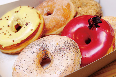 「ドウ ドーナツ」