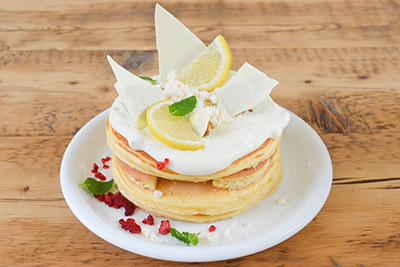 「シチリア産レモン・ココナッツのパンケーキ」