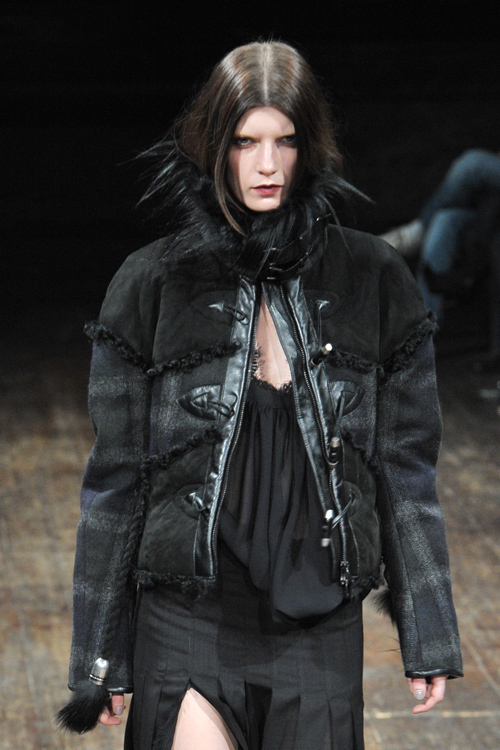 ジュリアン マクドナルド(Julien Macdonald) 2011-12年秋冬ウィメンズコレクション  - 写真3