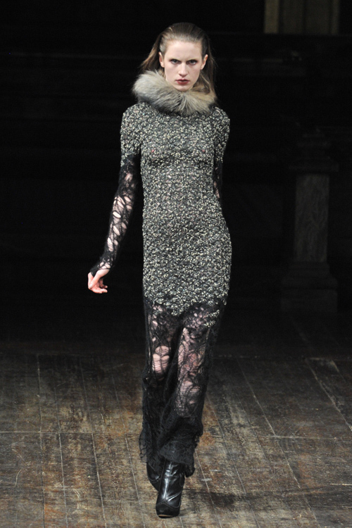 ジュリアン マクドナルド(Julien Macdonald) 2011-12年秋冬ウィメンズコレクション  - 写真27
