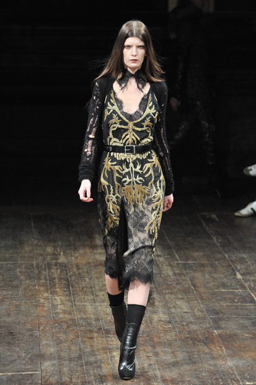 ジュリアン マクドナルド(Julien Macdonald) 2011-12年秋冬ウィメンズコレクション  - 写真29