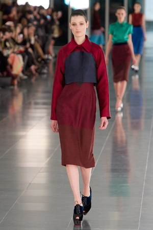 あでやかで上品なジョナサンサンダース(JONATHAN SAUNDERS)、2011-12年秋冬コレクション｜写真3