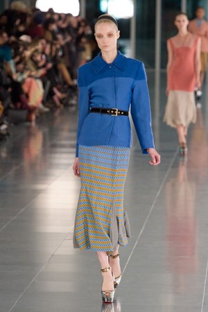 あでやかで上品なジョナサンサンダース(JONATHAN SAUNDERS)、2011-12年秋冬コレクション｜写真7