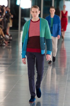 あでやかで上品なジョナサンサンダース(JONATHAN SAUNDERS)、2011-12年秋冬コレクション｜写真13