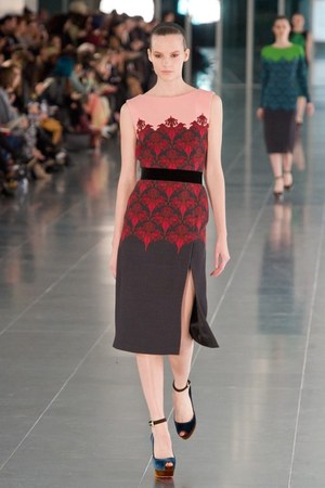あでやかで上品なジョナサンサンダース(JONATHAN SAUNDERS)、2011-12年秋冬コレクション｜写真19