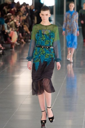 あでやかで上品なジョナサンサンダース(JONATHAN SAUNDERS)、2011-12年秋冬コレクション｜写真26