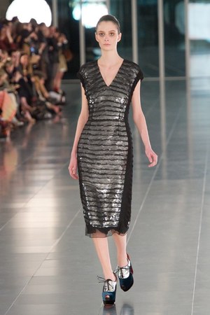 あでやかで上品なジョナサンサンダース(JONATHAN SAUNDERS)、2011-12年秋冬コレクション｜写真41