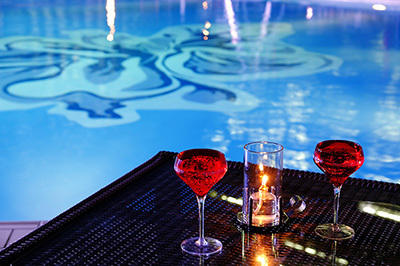 「ナイトプール」