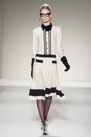 モスキーノ(MOSCHINO)、2011-12年秋冬コレクション｜写真33