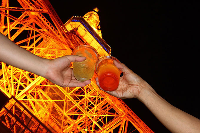 東京タワーを見上げてハイボールを満喫！「TOKYO TOWER HIGHBALL GARDEN」 | 写真