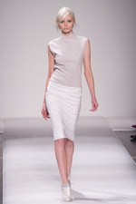 イタリア・ファッションの最高峰、ジャンフランコフェレ(GIANFRANCO FERRE)、2011-2012年秋冬コレクション｜写真3