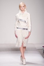 イタリア・ファッションの最高峰、ジャンフランコフェレ(GIANFRANCO FERRE)、2011-2012年秋冬コレクション｜写真16