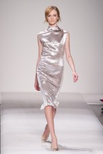 イタリア・ファッションの最高峰、ジャンフランコフェレ(GIANFRANCO FERRE)、2011-2012年秋冬コレクション｜写真17