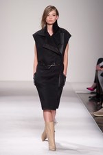 イタリア・ファッションの最高峰、ジャンフランコフェレ(GIANFRANCO FERRE)、2011-2012年秋冬コレクション｜写真31