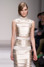 イタリア・ファッションの最高峰、ジャンフランコフェレ(GIANFRANCO FERRE)、2011-2012年秋冬コレクション｜写真37