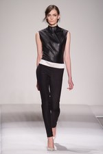 イタリア・ファッションの最高峰、ジャンフランコフェレ(GIANFRANCO FERRE)、2011-2012年秋冬コレクション｜写真39