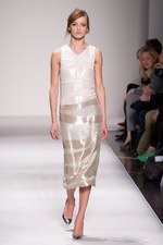 イタリア・ファッションの最高峰、ジャンフランコフェレ(GIANFRANCO FERRE)、2011-2012年秋冬コレクション｜写真0