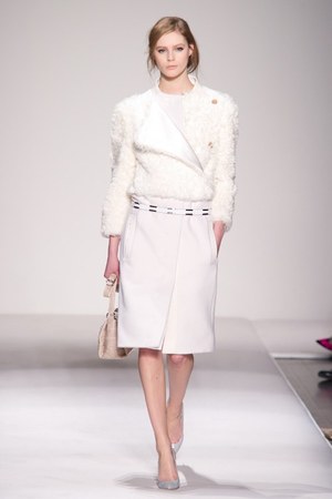 イタリア・ファッションの最高峰、ジャンフランコフェレ(GIANFRANCO FERRE)、2011-2012年秋冬コレクション｜写真21