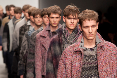 暗い時代を力強く生きる男性像を見せたジェームス ロング(James Long)の2011-12年秋冬コレクション