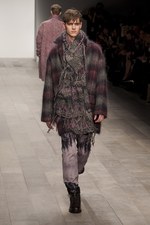 暗い時代を力強く生きる男性像を見せたジェームス ロング(James Long)の2011-12年秋冬コレクション｜写真5